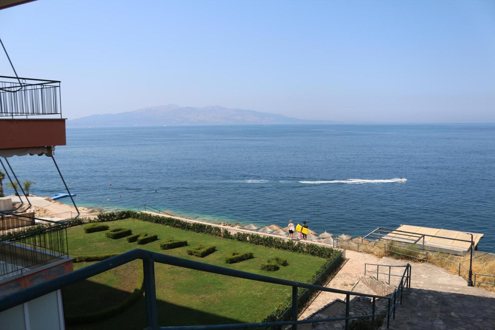 Ferienwohnung Infinity Sea View Penthouse Sarandë Exterior foto
